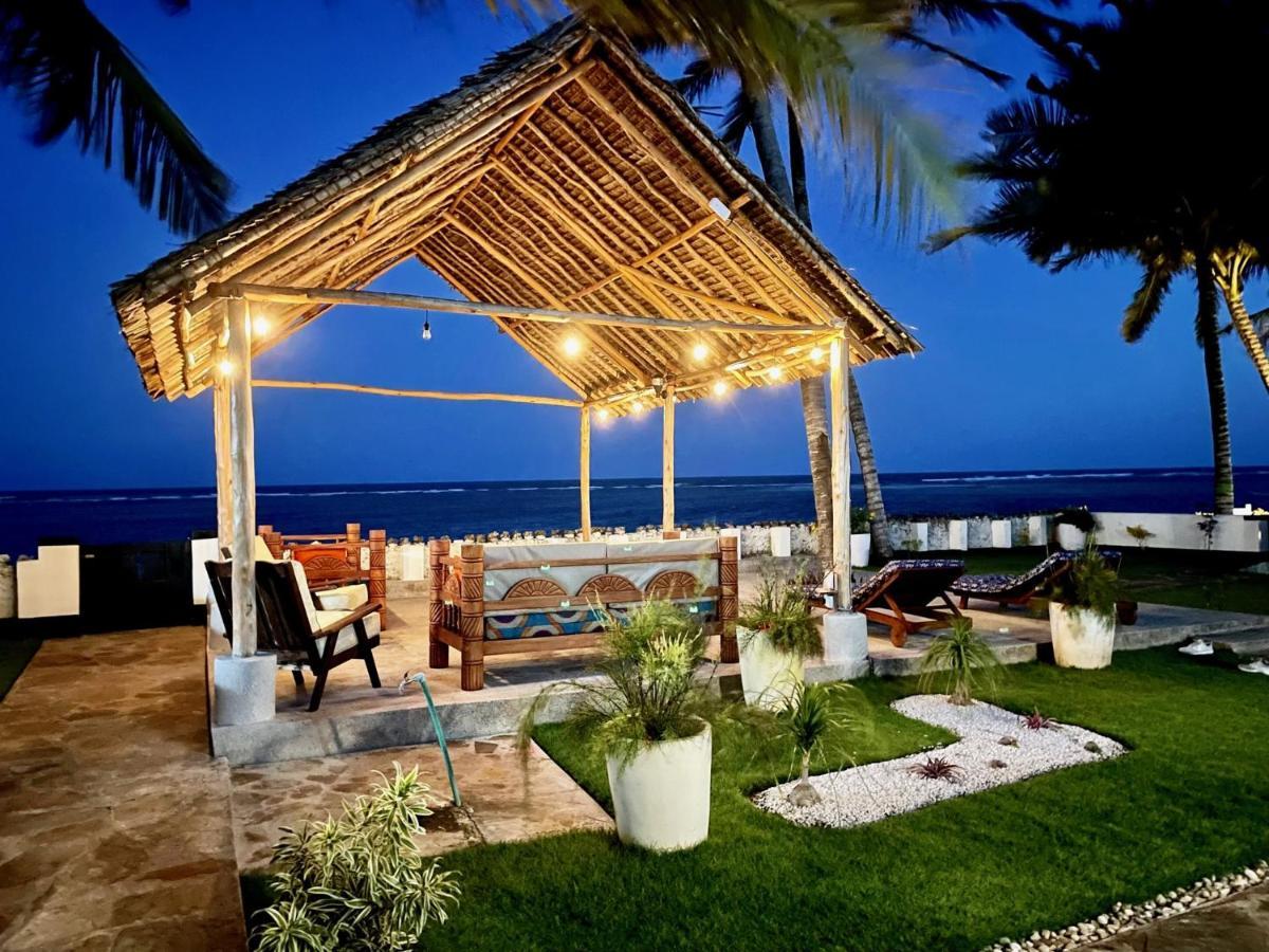 Oasys House - Beautiful Private Beach Front Home Msambweni Exteriér fotografie