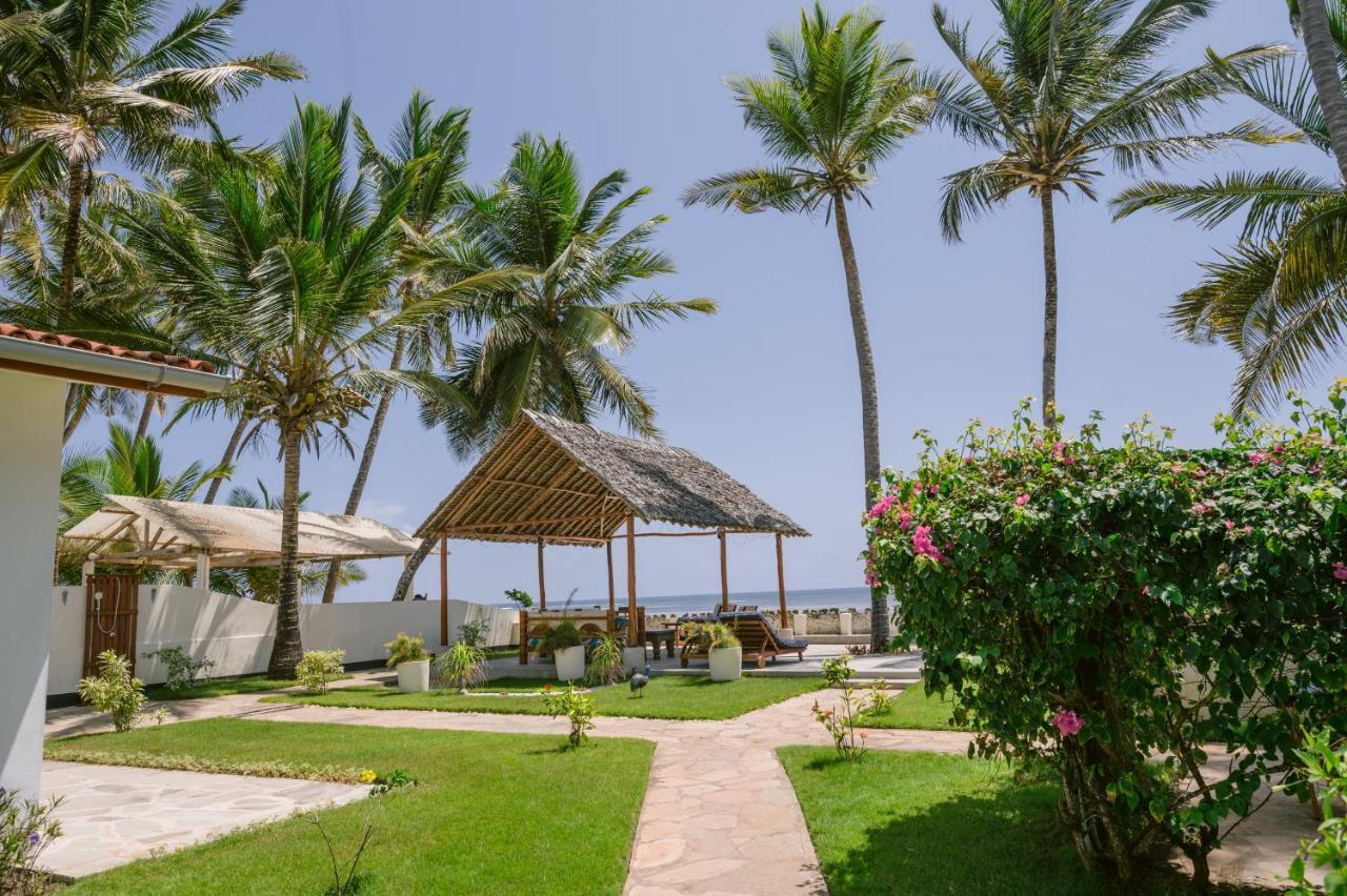 Oasys House - Beautiful Private Beach Front Home Msambweni Exteriér fotografie